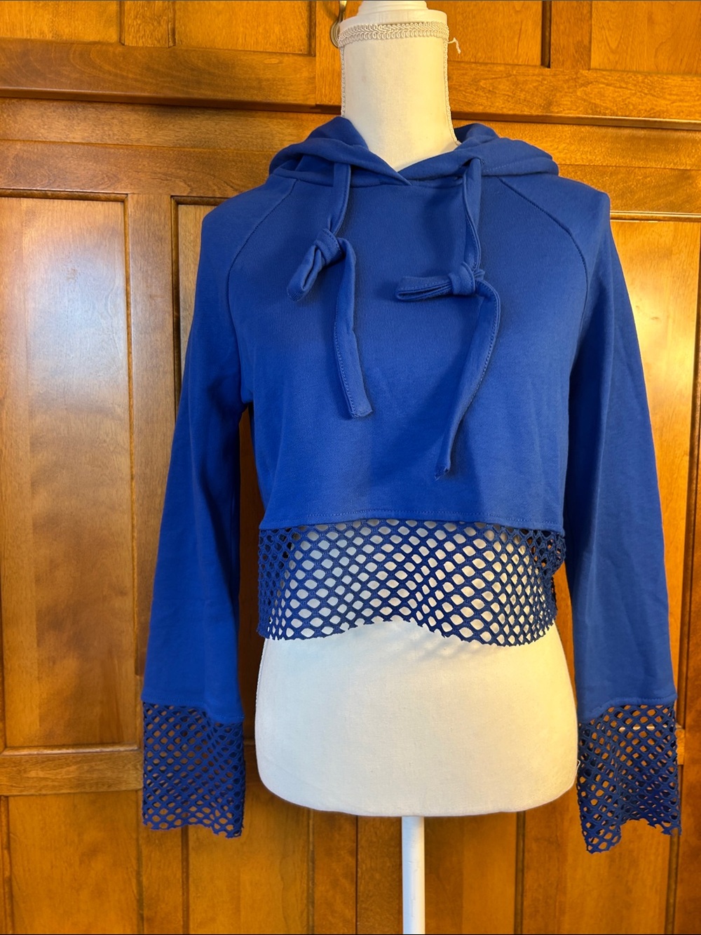 NWT Honey Punch Blue Hoodie with Mesh Panels at Hem & Cuffs. Sz XS
